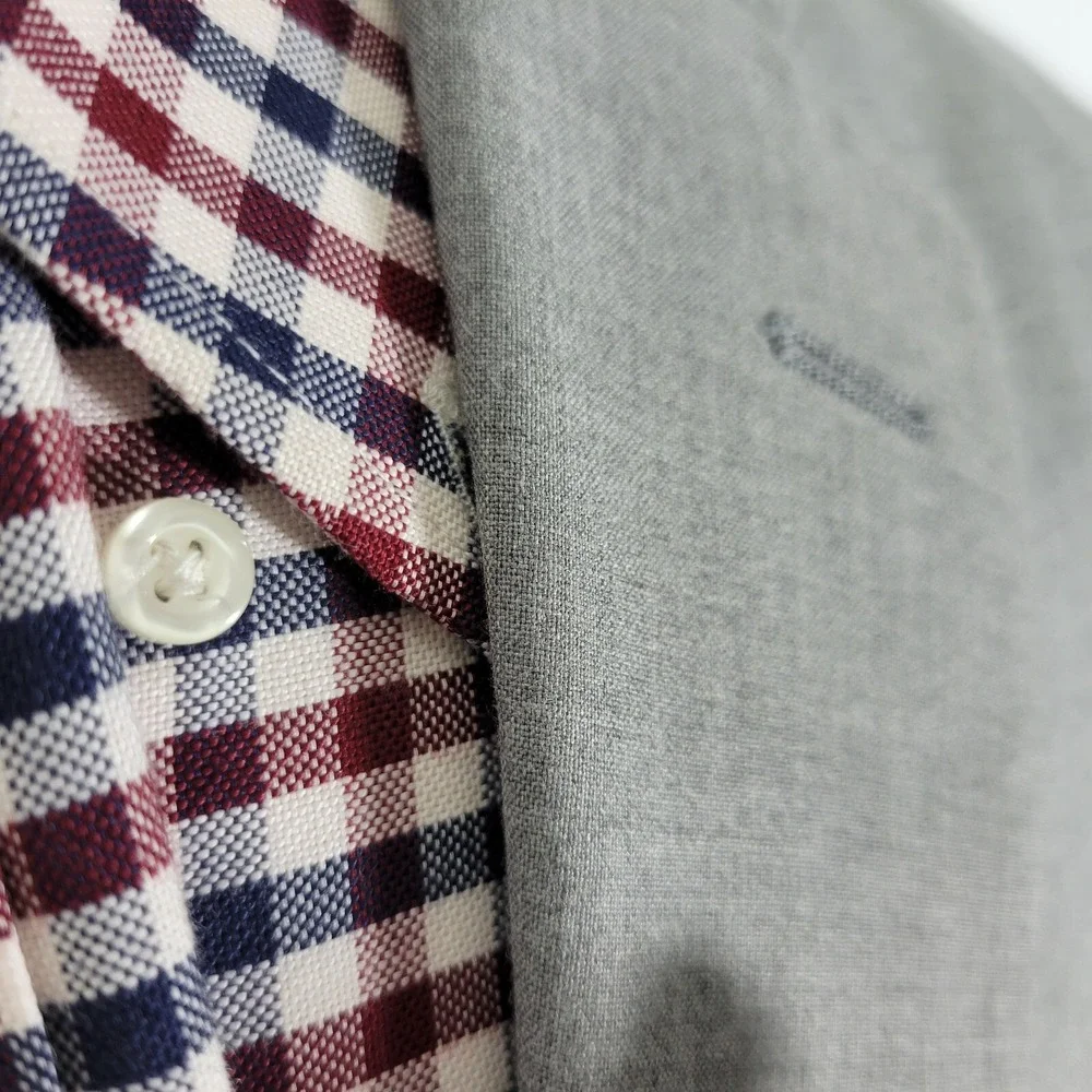 Banana Republic Men's Sport Coat Blazer Two Button Gray Poly Blend Size‎ 40R